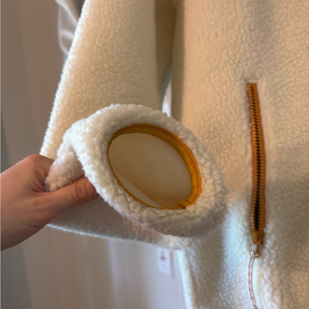 Fjallraven Cream Fleece with Yellow Accents - Picture 4 of 7
